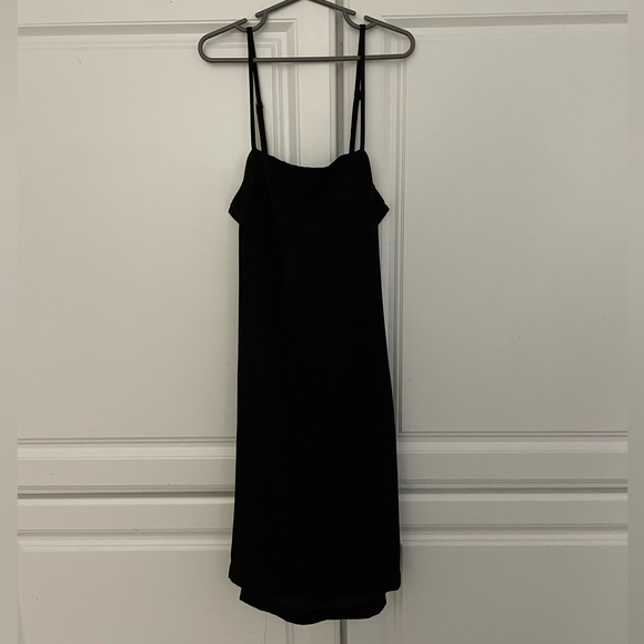 Lulus tie-back black dress with adjustable straps. - Picture 2 of 5